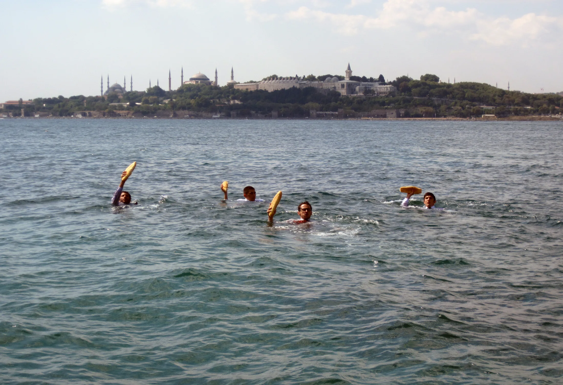 Ekmek Aslanın Agzındadır