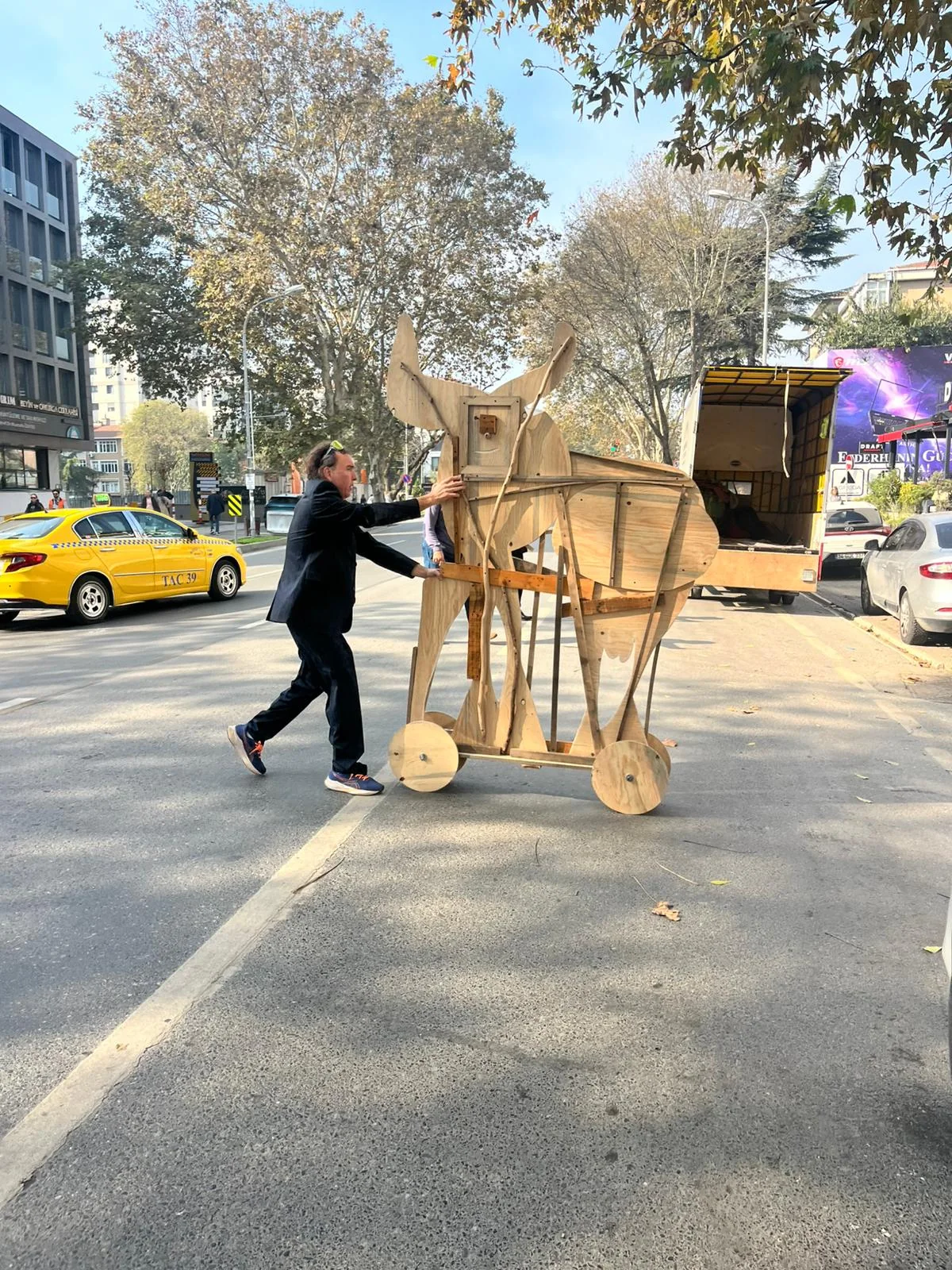 Moving Sculptures